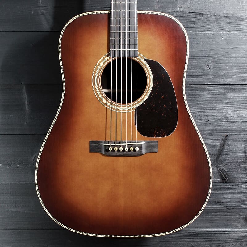 Акустическая гитара Martin Custom Shop D-28 Authentic 1937 Ambertone Stage 1 Aging
Акустическая гитара Martin Custom Shop D-28 Authentic 1937 Ambertone Stage 1 Aging