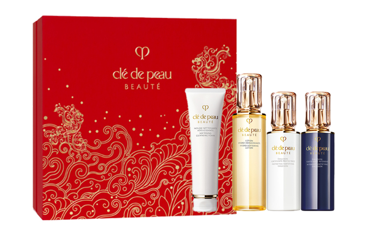 Ограниченный новогодний набор Radiance Revival для ухода за кожей увлажняет и питает комплект из четырех предметов Clé De Peau Beauté
Ограниченный новогодний набор Radiance Revival для ухода за кожей увлажняет и питает комплект из четырех предметов Clé De Peau Beauté