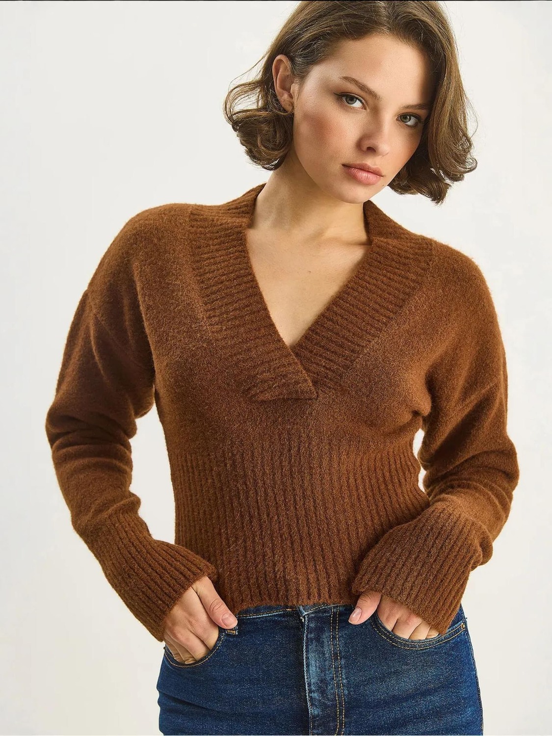 Bianco Lucci Свитер в коричневом цвете
Bianco Lucci Свитер в коричневом цвете