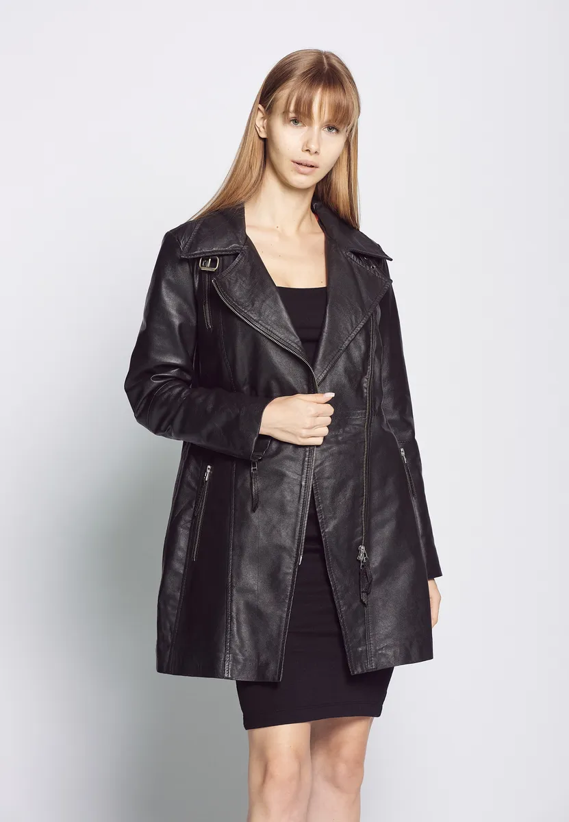 Кожаное пальто JCC "MPJ-380", черный
Кожаное пальто JCC "MPJ-380", черный