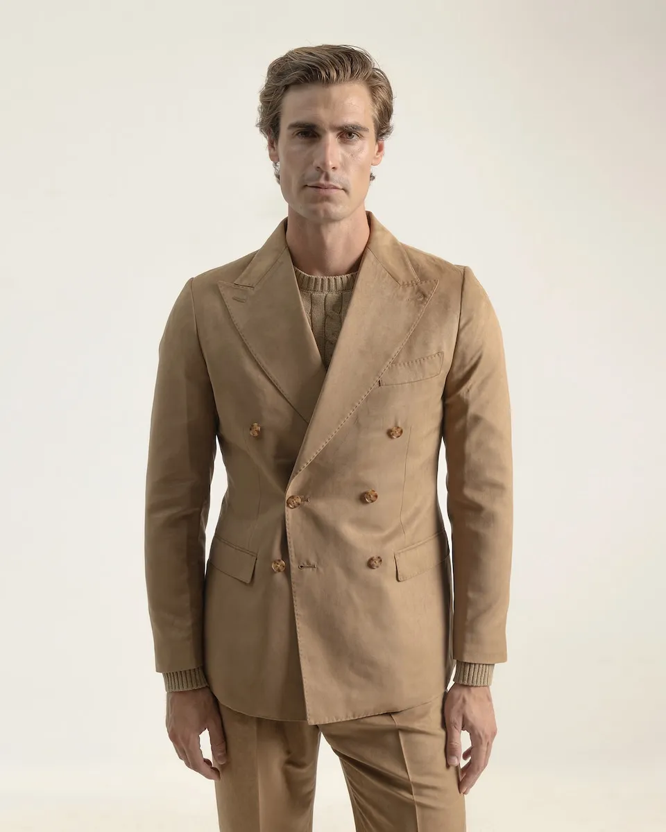 Мужской замшевый пиджак slim fit тостового цвета PuroEgo
Мужской замшевый пиджак slim fit тостового цвета PuroEgo