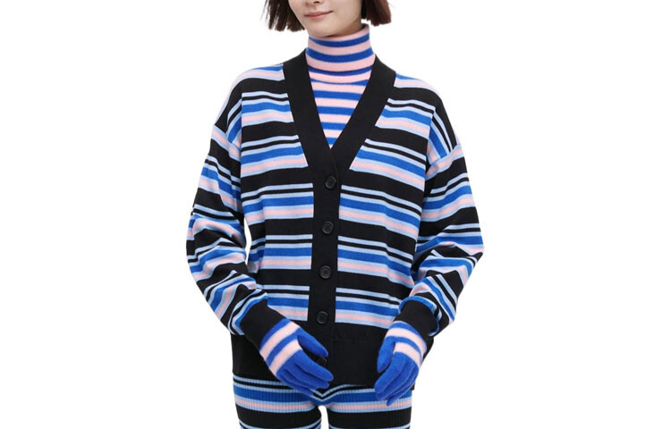 Трикотаж женский королевский синий Uniqlo
Трикотаж женский королевский синий Uniqlo