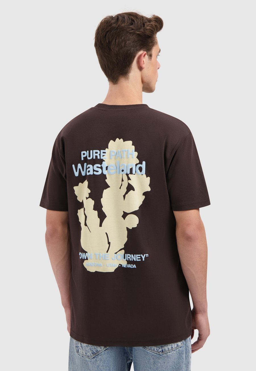 Футболка Pure Path REGULAR FIT CREWNECK SS , Dark Brown
Футболка Pure Path REGULAR FIT CREWNECK SS , Dark Brown