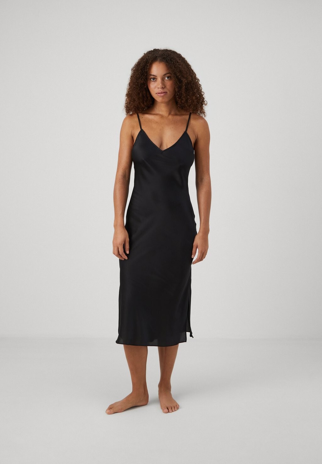 Ночная рубашка Anna Field, черная
Ночная рубашка Anna Field, черная