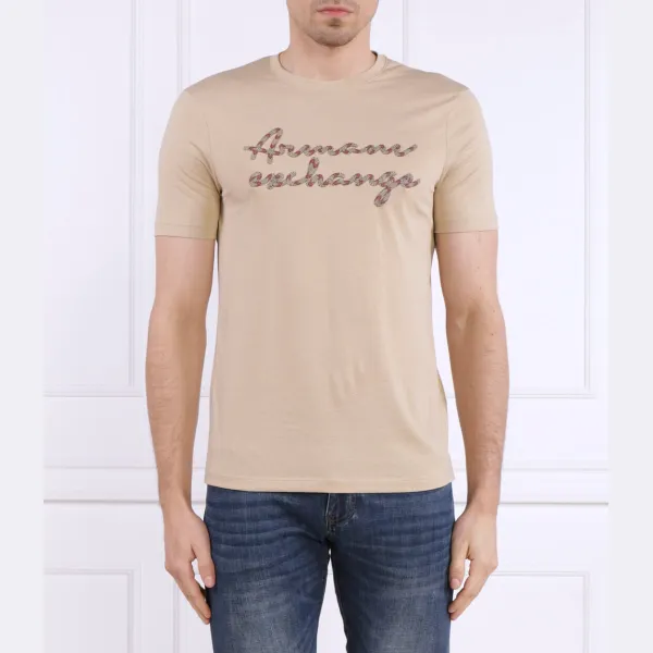 Футболка стандартного кроя Armani Exchange, бежевый
Футболка стандартного кроя Armani Exchange, бежевый