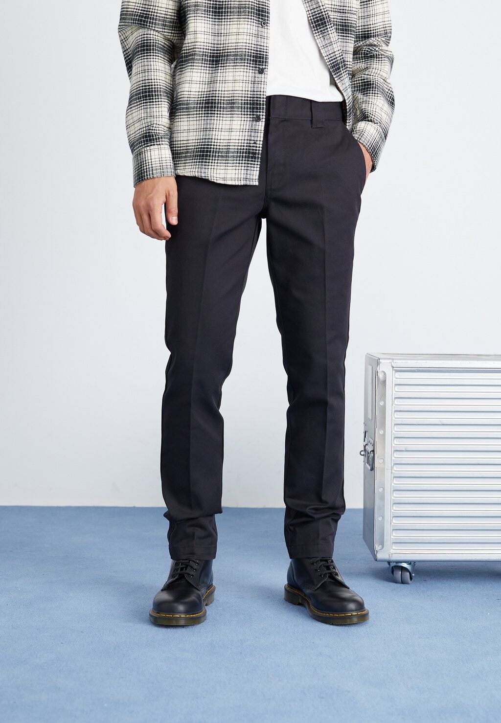 Чиносы 872 WORK PANT REC Dickies, черный
Чиносы 872 WORK PANT REC Dickies, черный