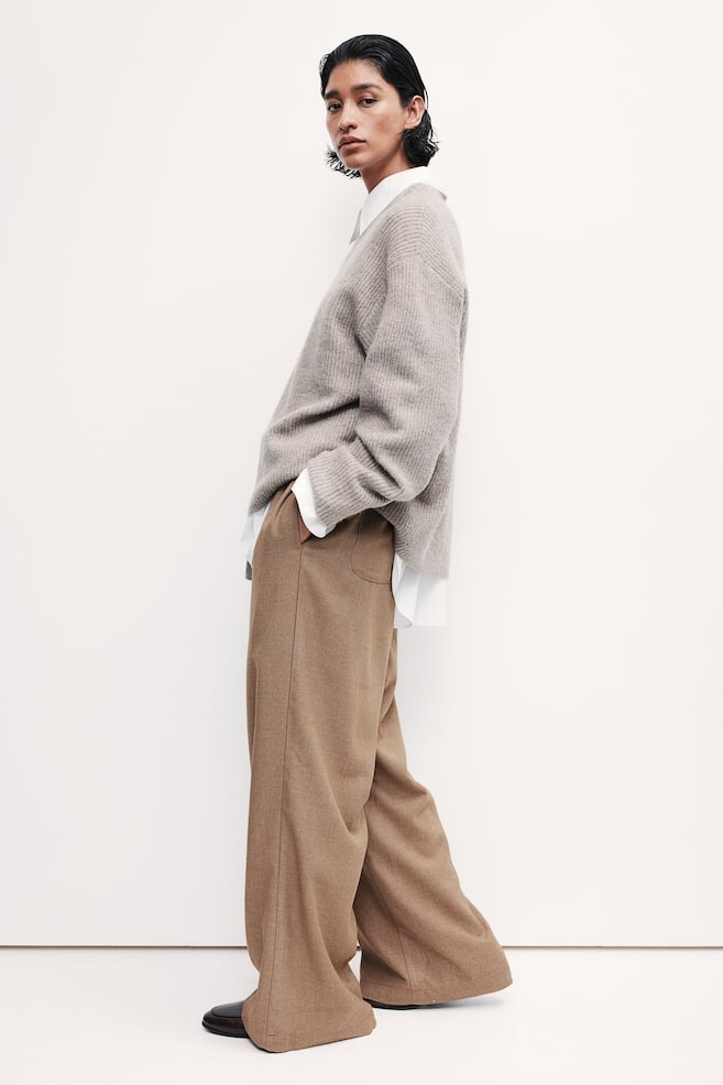 Брюки с завязками H&M, бежевый
Брюки с завязками H&M, бежевый