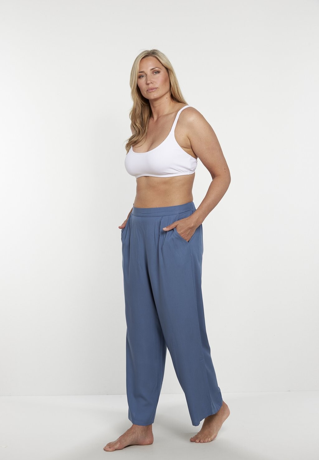 Брюки VIVID, светло-голубой
Брюки VIVID, светло-голубой