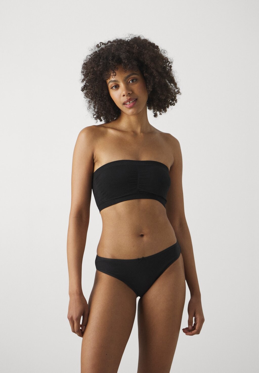 Трусы 7 PACK Anna Field, цвет black/dark blu/pink
Трусы 7 PACK Anna Field, цвет black/dark blu/pink