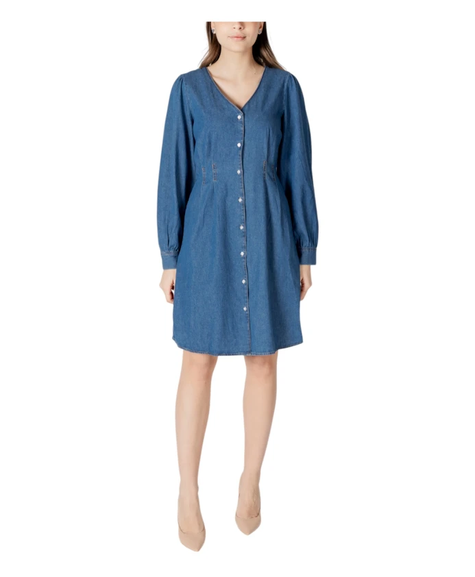 Хлопковое платье с V-образным вырезом, застежкой на пуговицы и длинными рукавами. Ichi, синий
Хлопковое платье с V-образным вырезом, застежкой на пуговицы и длинными рукавами. Ichi, синий