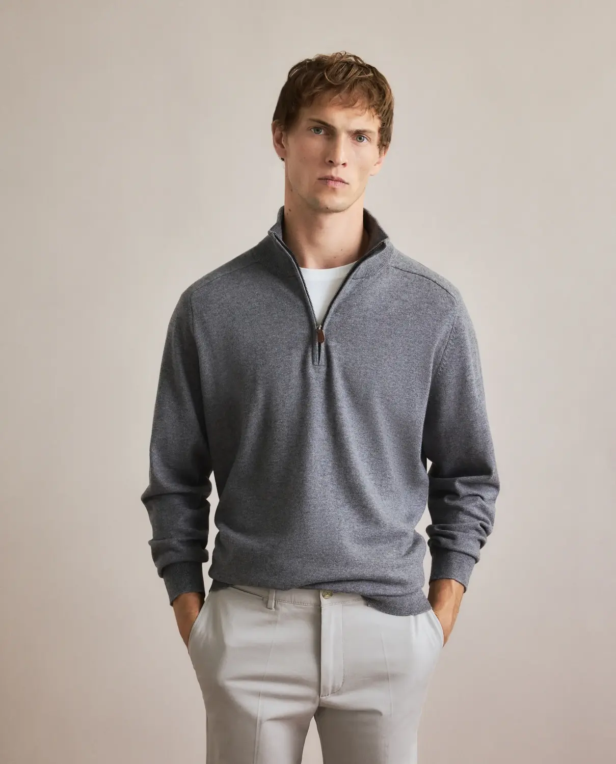 Мужской джемпер с полукруглой молнией, гладкий, из мериносовой шерсти Emidio Tucci, серый
Мужской джемпер с полукруглой молнией, гладкий, из мериносовой шерсти Emidio Tucci, серый