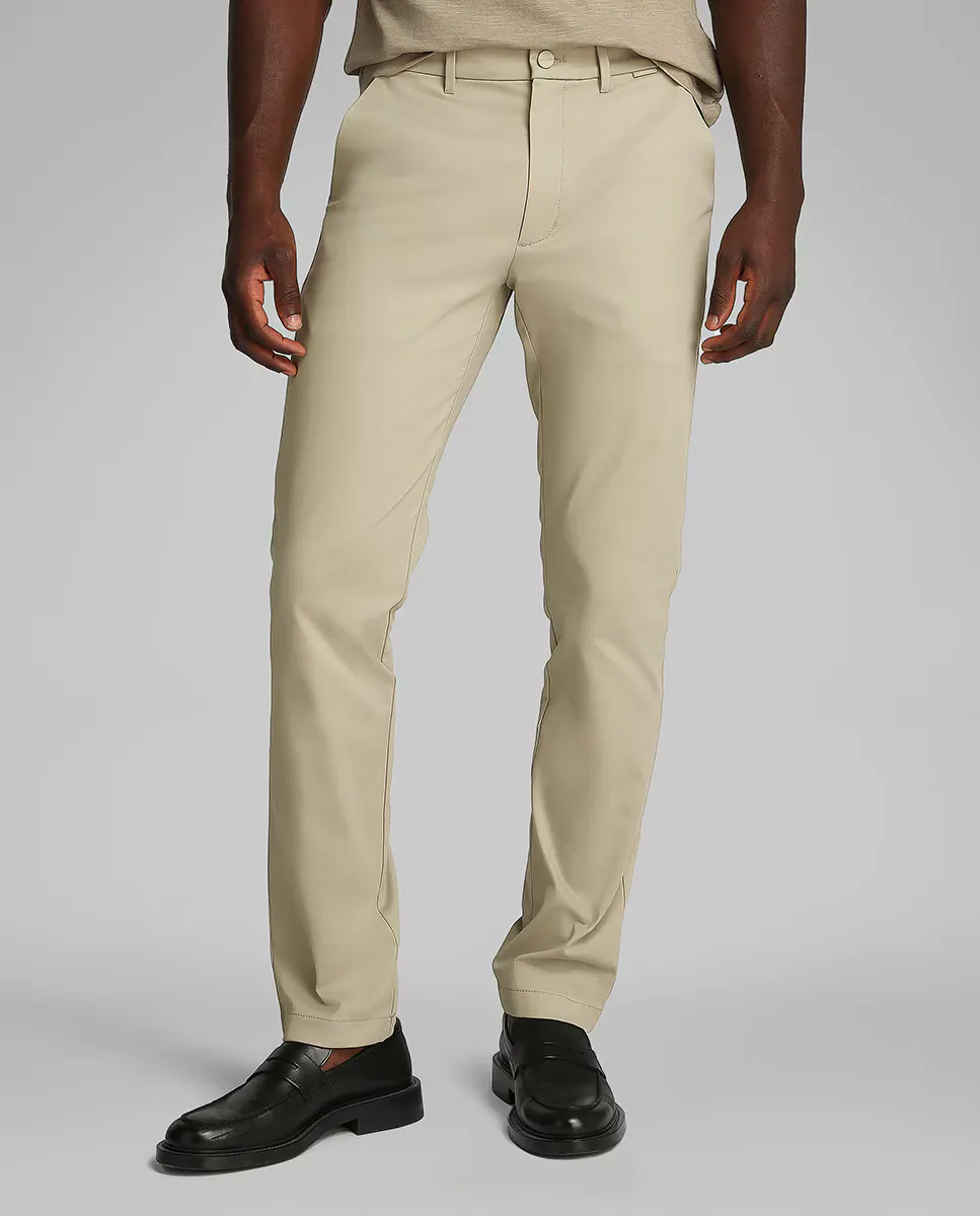 Мужские облегающие брюки-чинос из атласа Calvin Klein, светло-серый
Мужские облегающие брюки-чинос из атласа Calvin Klein, светло-серый