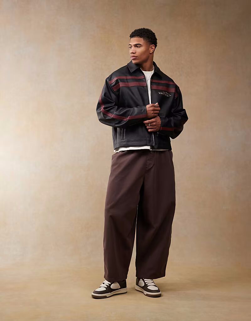 Широкие брюки свободного кроя ASOS DESIGN коричневого цвета с эластичной талией
Широкие брюки свободного кроя ASOS DESIGN коричневого цвета с эластичной талией