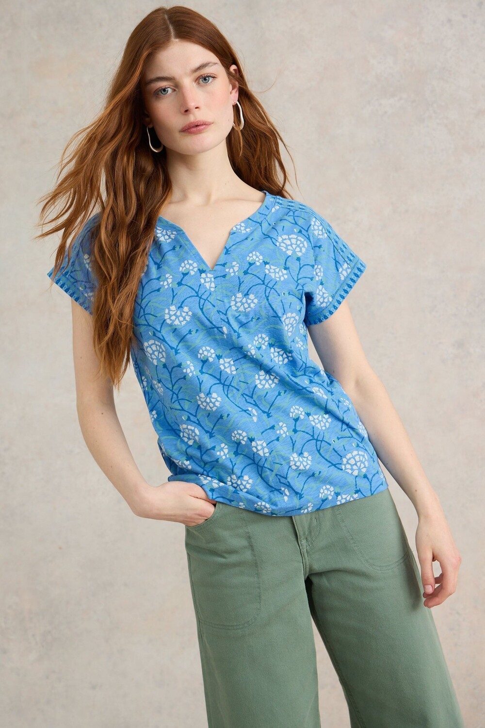 Футболка Nelly с разрезом White Stuff, синий
Футболка Nelly с разрезом White Stuff, синий