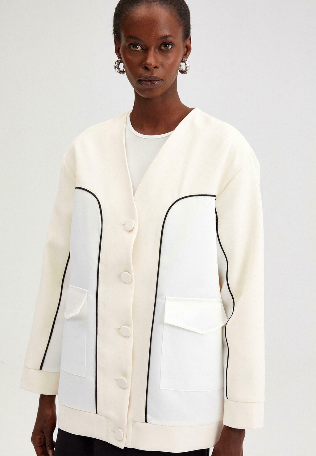 Легкая куртка Contrast Touché Privé, цвет cream 
Легкая куртка Contrast Touché Privé, цвет cream