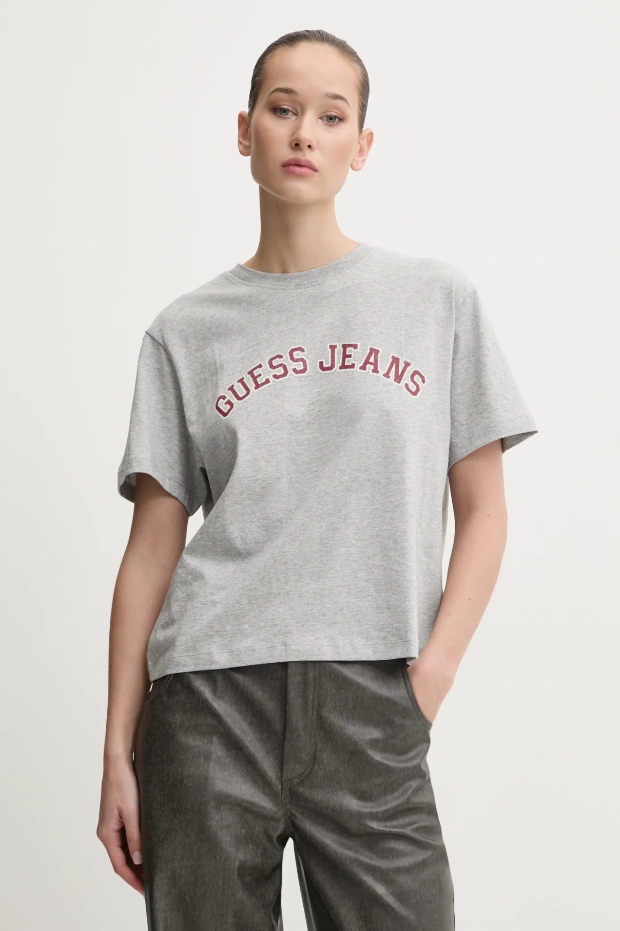 Хлопковая футболка Guess Jeans, серый
Хлопковая футболка Guess Jeans, серый