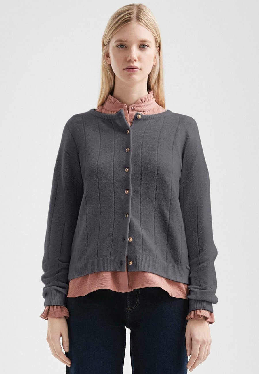 Кардиган QS Cardigan, Dunkelgrau/Grey
Кардиган QS Cardigan, Dunkelgrau/Grey