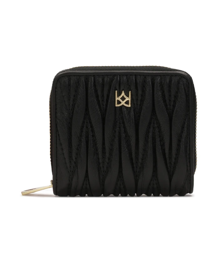 Небольшой стеганый кожаный кошелек с откидными клапанами. Kazar, черный
Небольшой стеганый кожаный кошелек с откидными клапанами. Kazar, черный