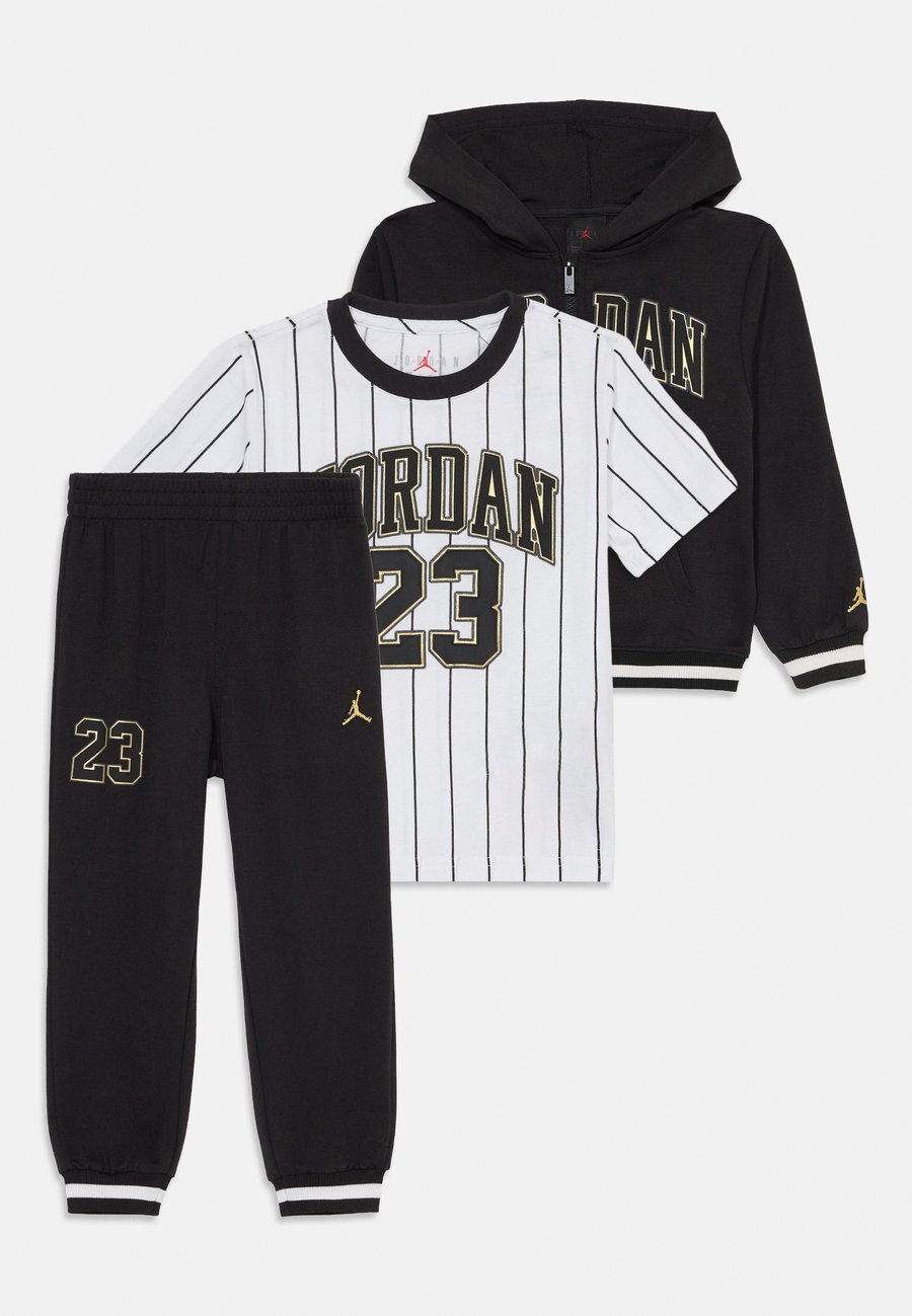 Футболка Jordan UNISEX SET, Black/Gold-Coloured/Black
Футболка Jordan UNISEX SET, Black/Gold-Coloured/Black