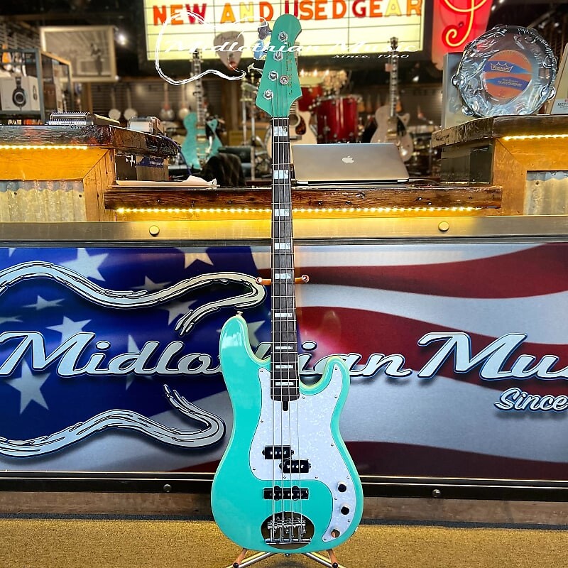 Басс гитара Lakland Skyline 44-64 Custom PJ - 4-String Bass Guitar - Seafoam Green Finish
Басс гитара Lakland Skyline 44-64 Custom PJ - 4-String Bass Guitar - Seafoam Green Finish