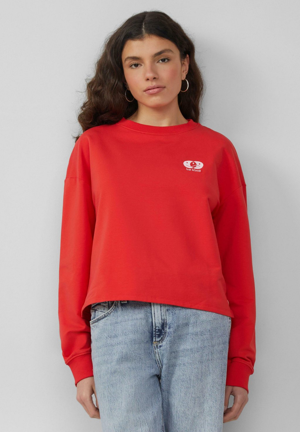 Толстовка MIT STICKEREI QS, красный
Толстовка MIT STICKEREI QS, красный