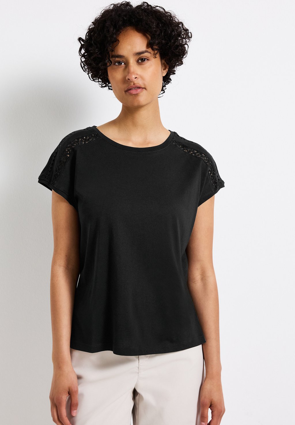 Футболка с принтом MIT HÄKELDETAILS Street One, черный
Футболка с принтом MIT HÄKELDETAILS Street One, черный