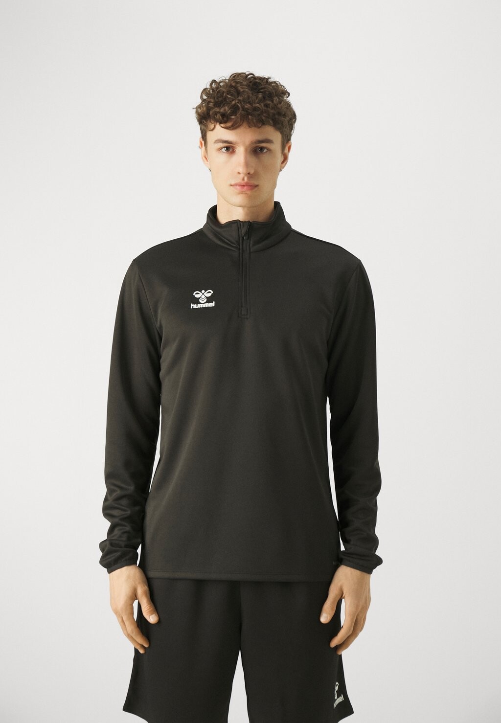 Топ с длинными рукавами ESSENTIAL HALF ZIP Hummel, цвет black
Топ с длинными рукавами ESSENTIAL HALF ZIP Hummel, цвет black