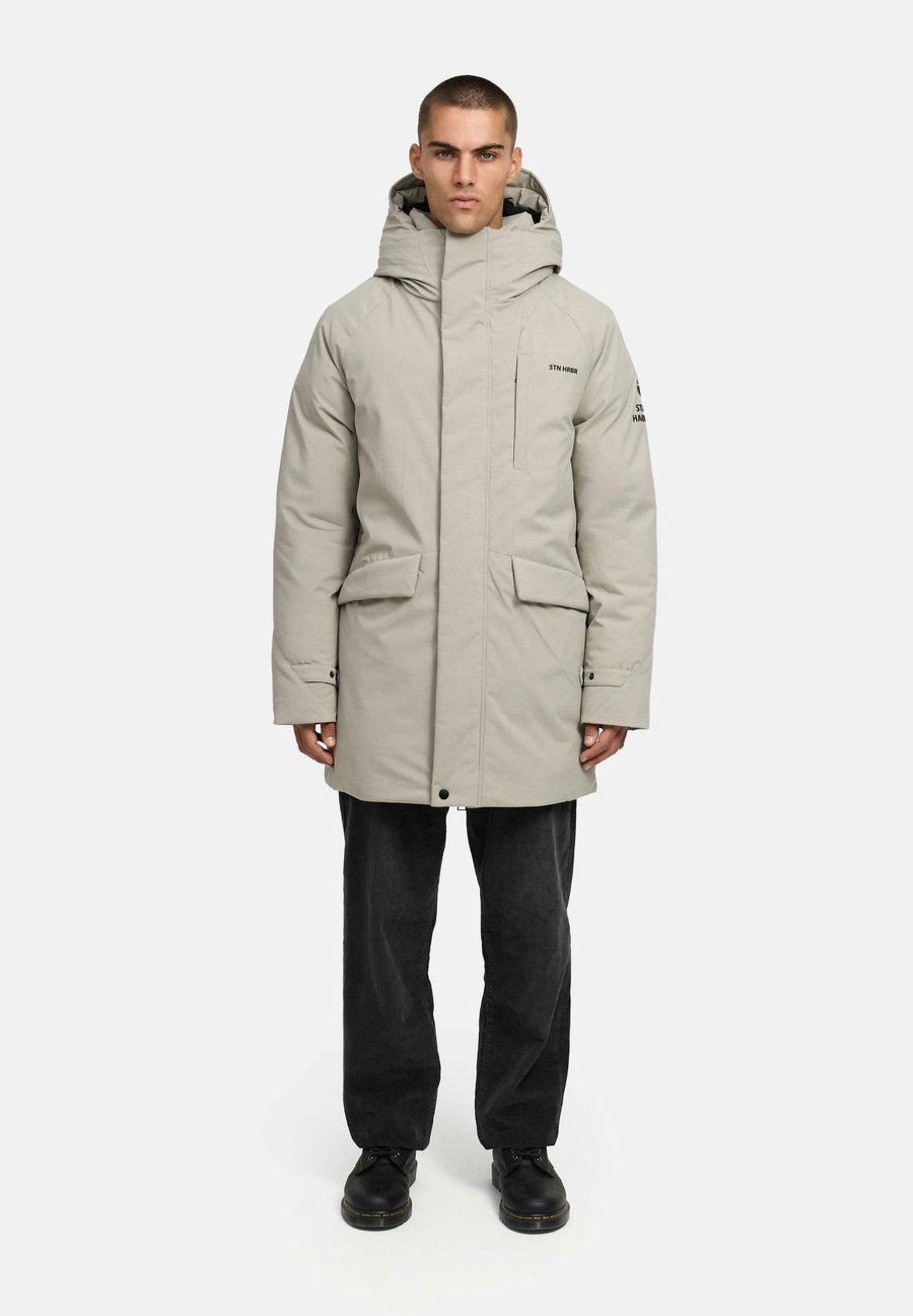 Пальто STONE HARBOUR EMRIIS, Silver Grey/Taupe
Пальто STONE HARBOUR EMRIIS, Silver Grey/Taupe