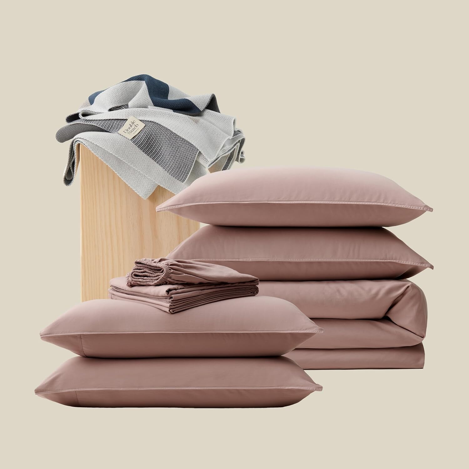 Комплект Double Stitch by Bedsure в современном стиле из хлопкового тенселя, 1 комплект пододеяльников из хлопкового тенселя, 1 комплект простыней из хлопкового тенселя, 1 хлопковое покрывало с интарсией, цвет Queen, пыльно-лиловый, Dusty Mauve
Комплект Double Stitch by Bedsure в современном стиле из хлопкового тенселя, 1 комплект пододеяльников из хлопкового тенселя, 1 комплект простыней из хлопкового тенселя, 1 хлопковое покрывало с интарсией, цвет Queen, пыльно-лиловый, Dusty Mauve
