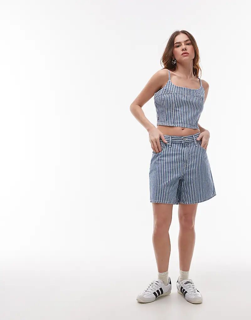 Джинсовые полосатые шорты Levi's синего цвета
Джинсовые полосатые шорты Levi's синего цвета