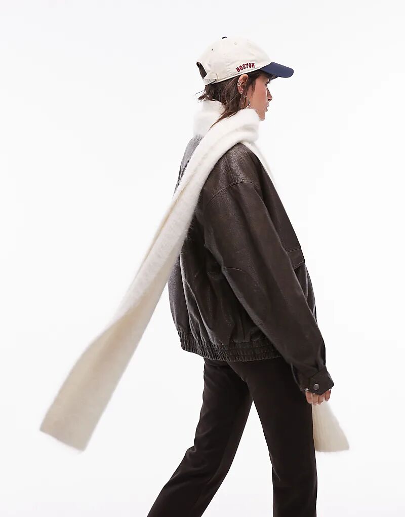 Шарф Spencer Premium из смеси альпаки кремового цвета Topshop
Шарф Spencer Premium из смеси альпаки кремового цвета Topshop