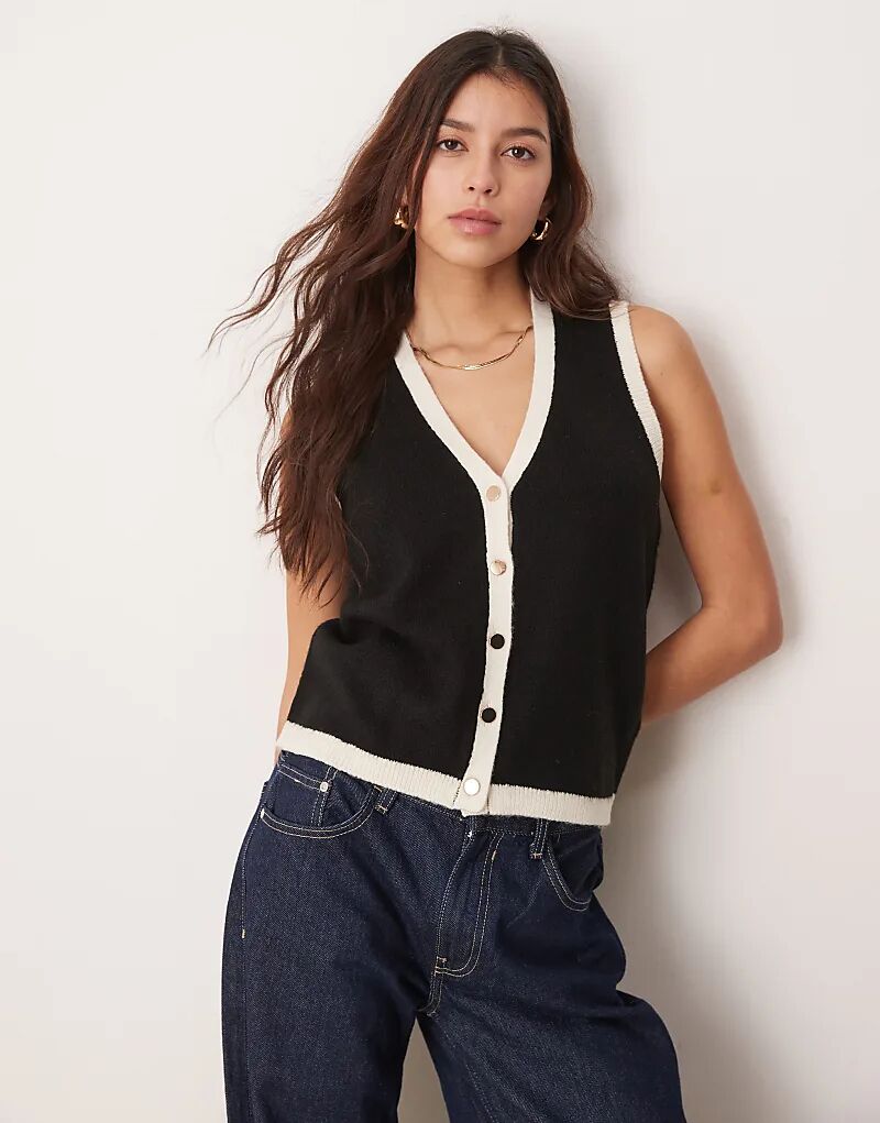 Топ вязаный с кантом черного цвета New Look
Топ вязаный с кантом черного цвета New Look