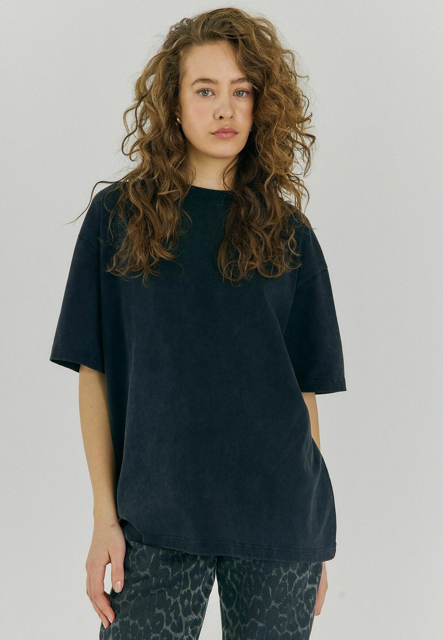 Футболка NORR SCOTTIE TEE, Black Washed/Dark Blue, Черный, Футболка NORR SCOTTIE TEE, Black Washed/Dark Blue
Футболка NORR SCOTTIE TEE, Black Washed/Dark Blue, Черный, Футболка NORR SCOTTIE TEE, Black Washed/Dark Blue