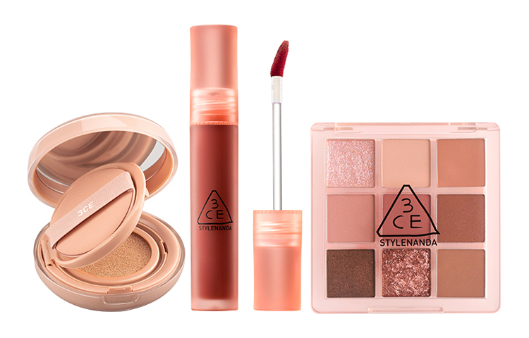 Набор косметики для женщин 3CE
Набор косметики для женщин 3CE
