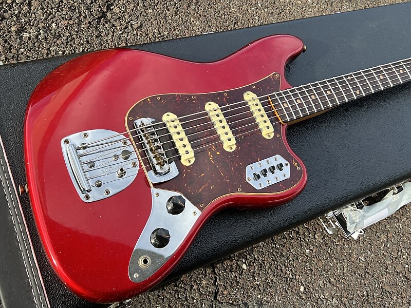 Басс гитара 2023 Fender Custom Shop 1 of 1 Bass VI Journeyman relic aged candy Apple Red
Басс гитара 2023 Fender Custom Shop 1 of 1 Bass VI Journeyman relic aged candy Apple Red