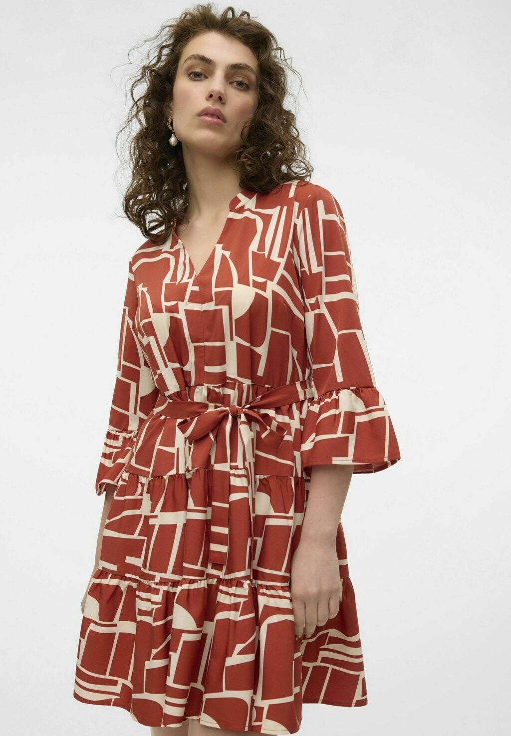 Повседневное платье ZERA Vero Moda, бежевый 
Повседневное платье ZERA Vero Moda, бежевый