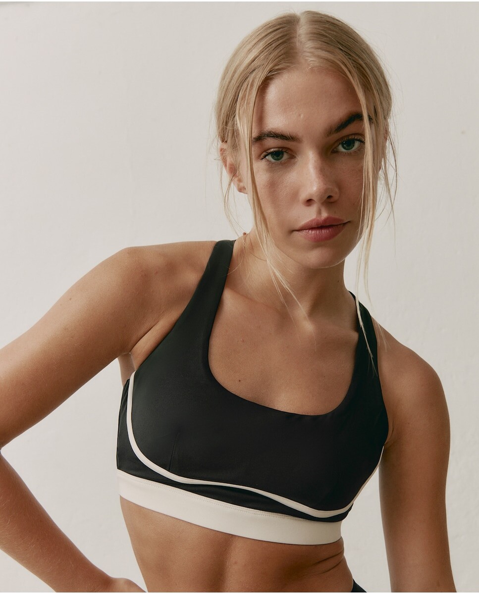 Спортивный бюстгальтер с высокой поддержкой и застежкой на спину Black Limba, черный 
Спортивный бюстгальтер с высокой поддержкой и застежкой на спину Black Limba, черный