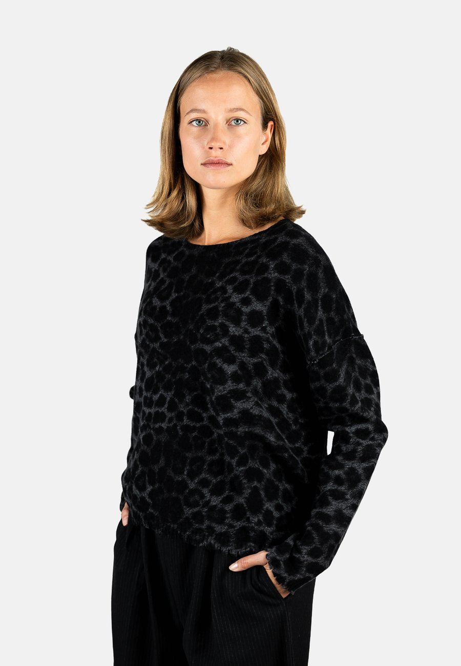 Джемпер Grace LEO CROPPED FRANSENPULLI, Nearly Black/Black
Джемпер Grace LEO CROPPED FRANSENPULLI, Nearly Black/Black