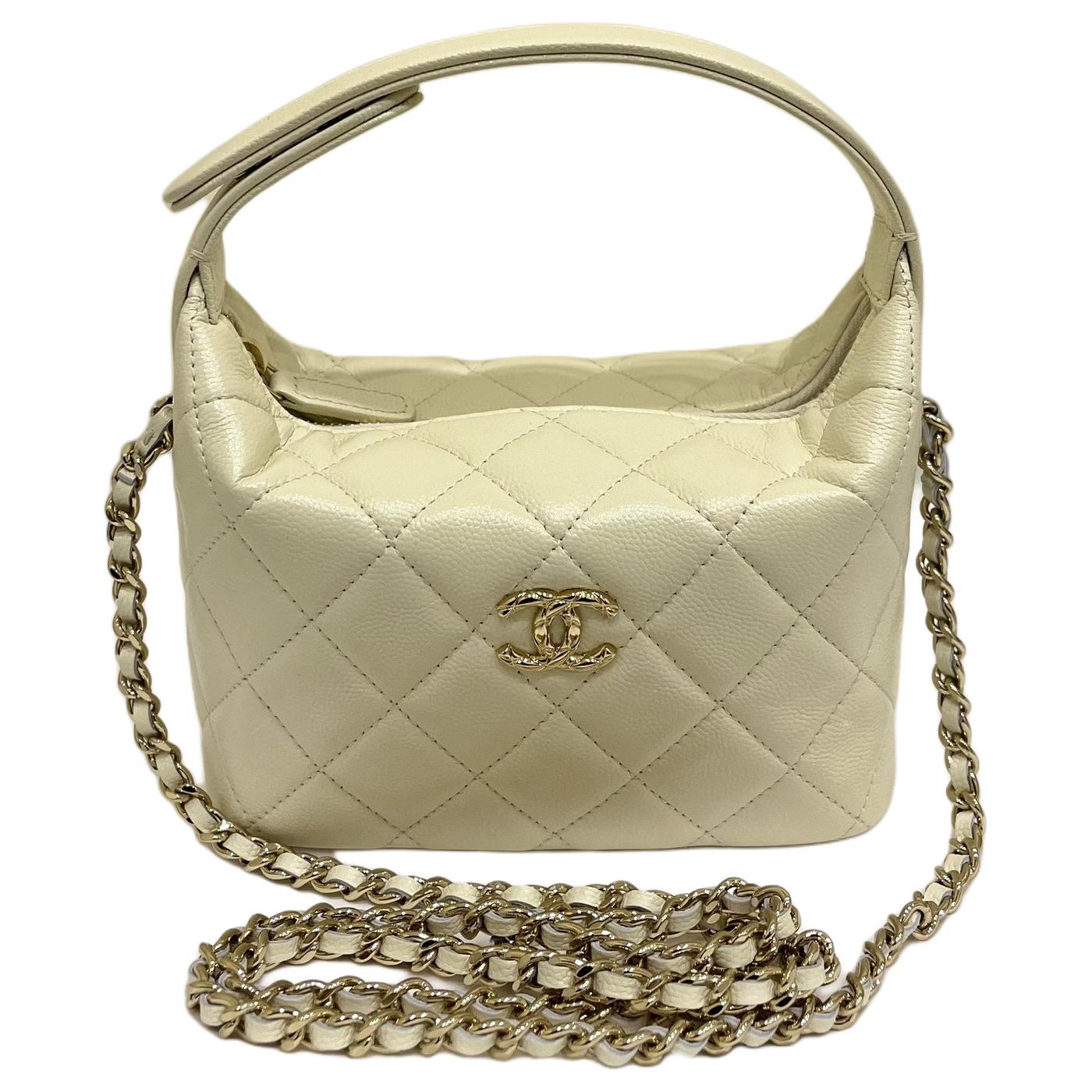 CHANEL Сумка-ланчбокс из зернистой коровьей кожи с золотистой фурнитурой, кроссбоди женская светло-бежевая
CHANEL Сумка-ланчбокс из зернистой коровьей кожи с золотистой фурнитурой, кроссбоди женская светло-бежевая