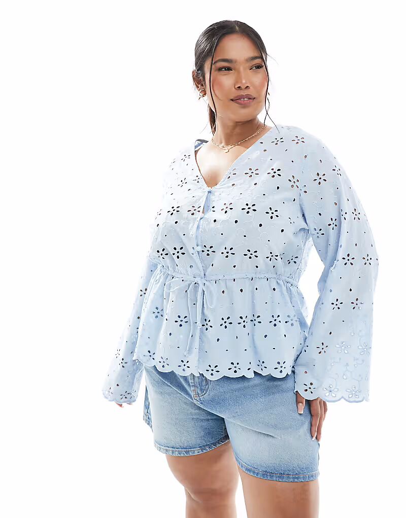 Топ Pieces Curve с пуговицами спереди, завязкой на талии, вышитый бисером, синего цвета Pieces Plus
Топ Pieces Curve с пуговицами спереди, завязкой на талии, вышитый бисером, синего цвета Pieces Plus