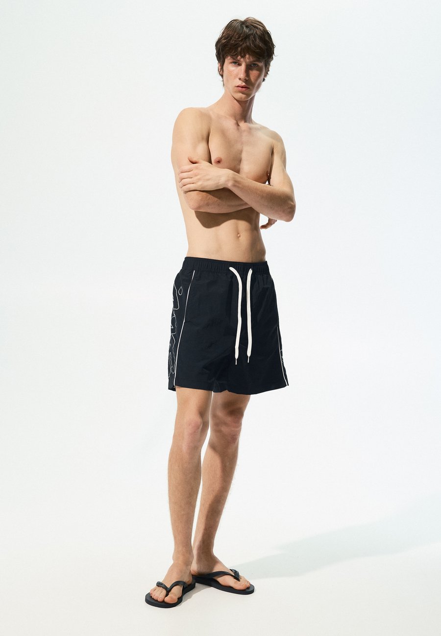 Шорты для плавания PULL&BEAR STWD, Black
Шорты для плавания PULL&BEAR STWD, Black