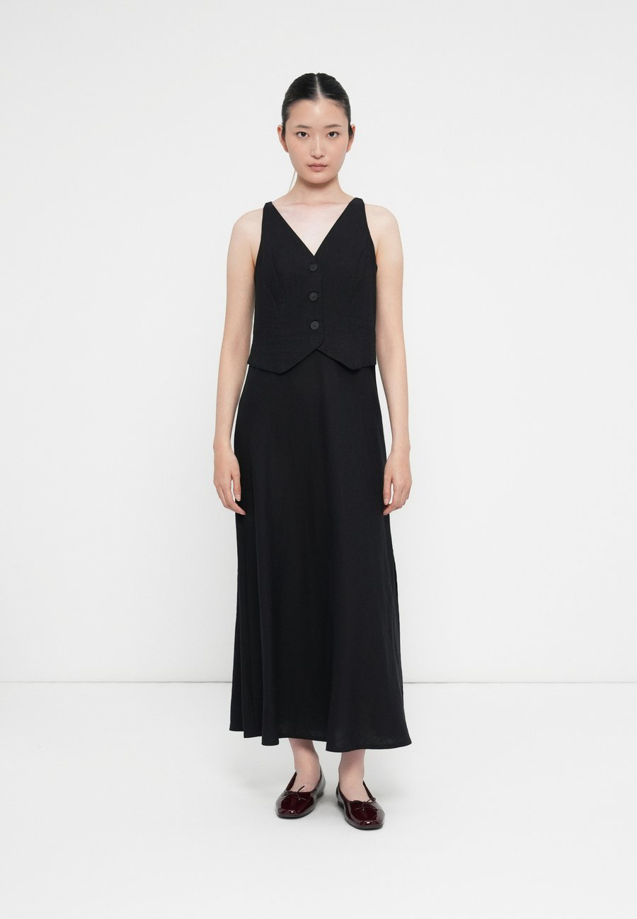 Платье GAP VEST DRESS, True Black/Black
Платье GAP VEST DRESS, True Black/Black