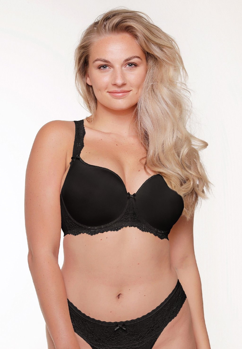 Бюстгальтер PLUS UNI-FIT LingaDore, черный
Бюстгальтер PLUS UNI-FIT LingaDore, черный