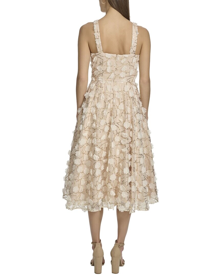 Сетчатое платье миди Eliza J с 3D струящимися цветами, золото
Сетчатое платье миди Eliza J с 3D струящимися цветами, золото