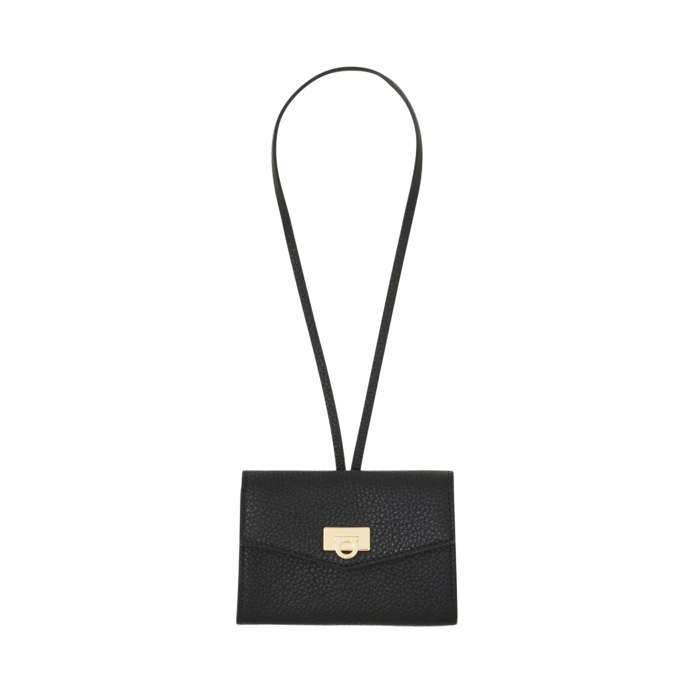 Ferragamo Кошелек для карт Women's Black из телячьей кожи с молотковой текстурой
Ferragamo Кошелек для карт Women's Black из телячьей кожи с молотковой текстурой