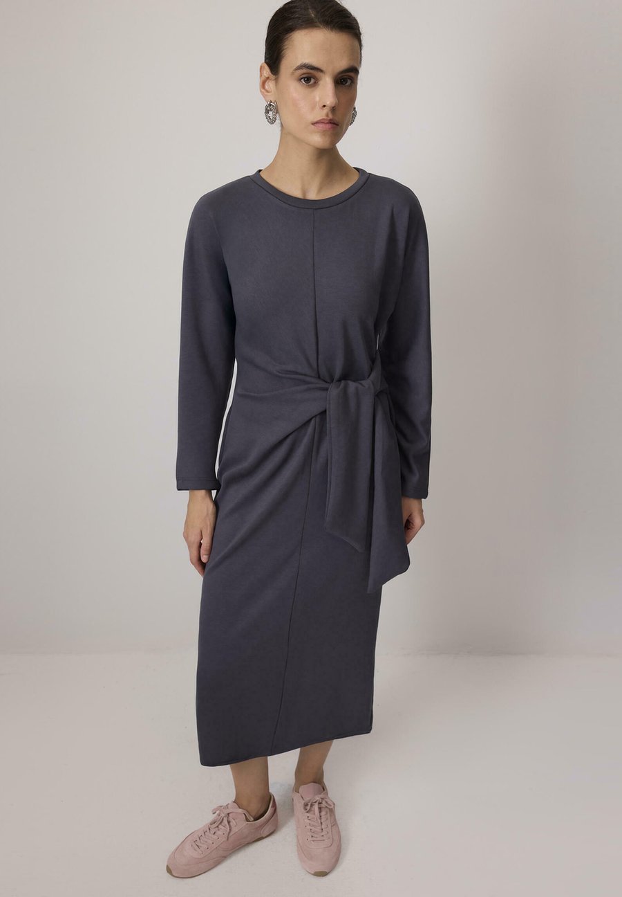 Платье Touché Privé Day dress, Anthracite/Anthracite
Платье Touché Privé Day dress, Anthracite/Anthracite