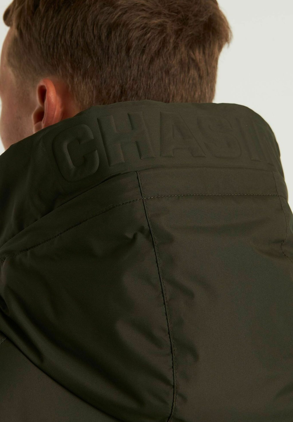 Пуховик VOLT CHASIN', темно-зеленый 
Пуховик VOLT CHASIN', темно-зеленый