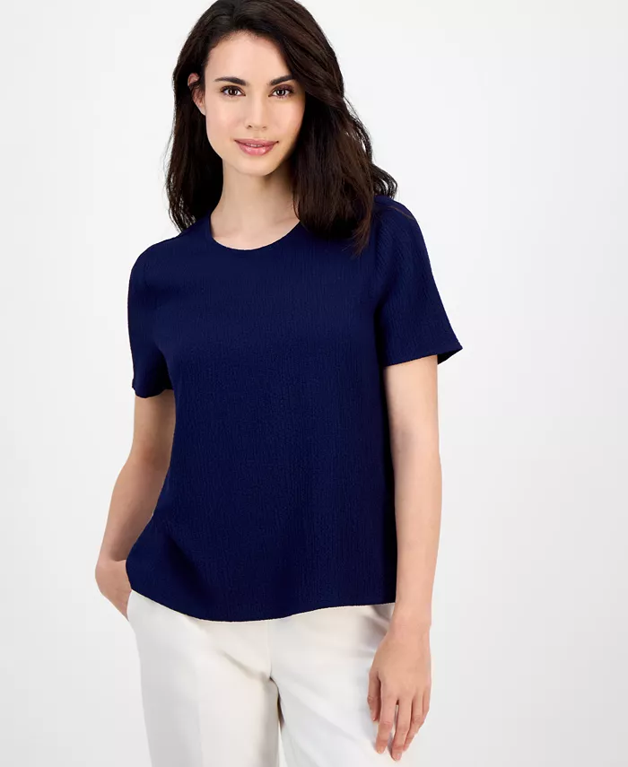 Укороченный топ с коротким рукавом и фактурной вязкой Petite AK Anne Klein, синий
Укороченный топ с коротким рукавом и фактурной вязкой Petite AK Anne Klein, синий