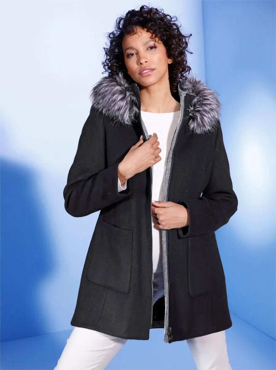 Длинная куртка с капюшоном, черный
Длинная куртка с капюшоном, черный