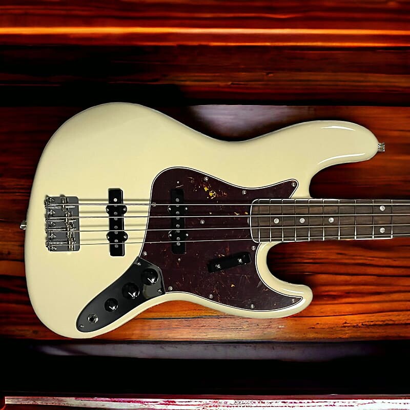 Басс гитара Fender AM Vintage II 1966 Jazz, Olympic White / Rosewood
Басс гитара Fender AM Vintage II 1966 Jazz, Olympic White / Rosewood